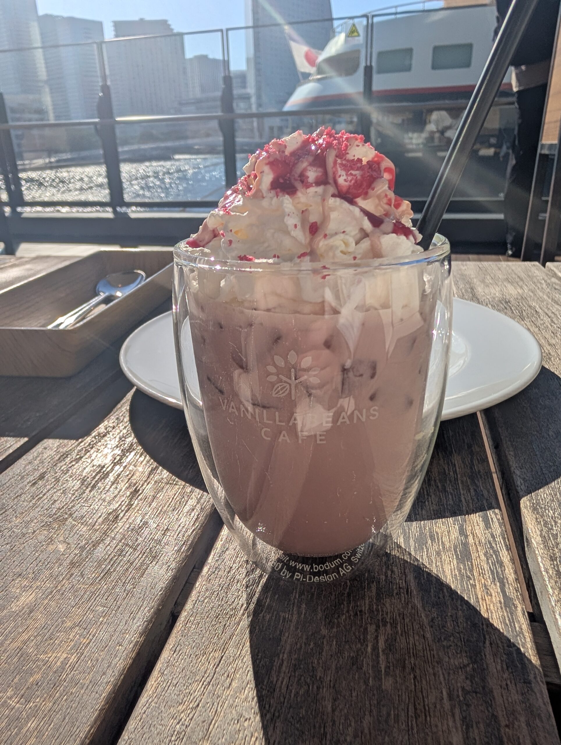 バニラビーンズハンマーヘッド店で飲んだルビーチョコレートショコリキサー